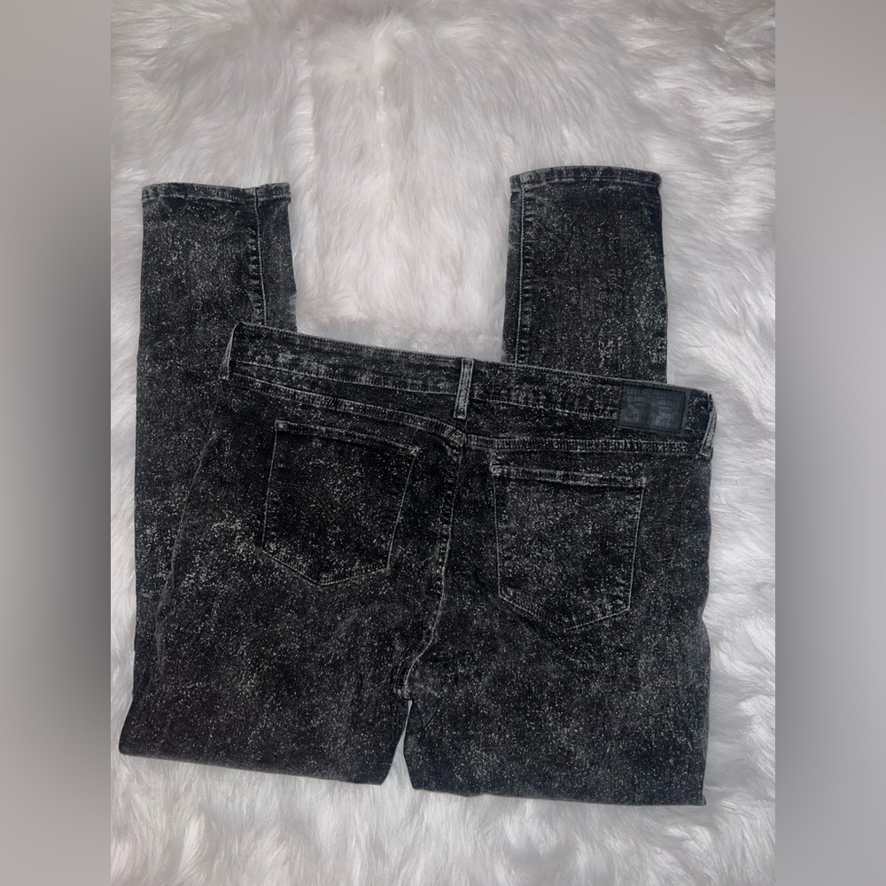 Levi’s 711 skinny jeans
